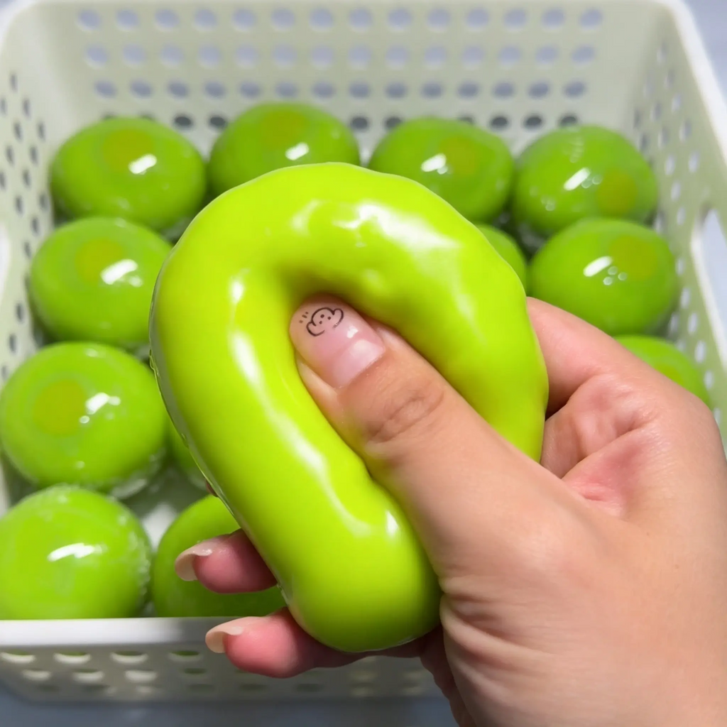Color Changing Mango Squishy | Heat-Activated ASMR Stress Ball, Crunchy Bead-Filled Fidget Toy