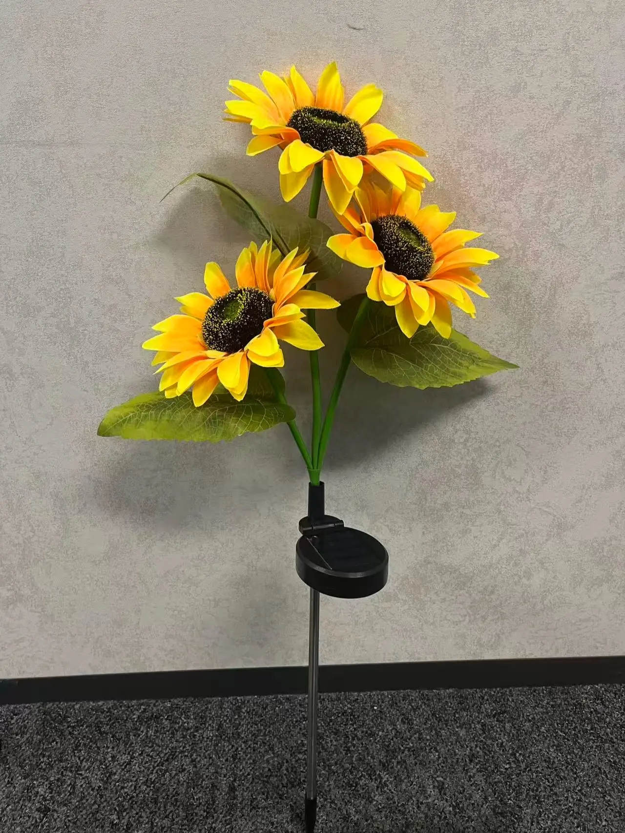 Solar Powered LED Sunflower Garden Lights – Waterproof IP65, Realistic Glow | Set of 2, 4 or 6